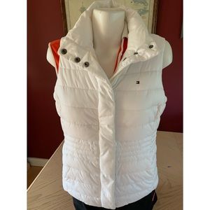 🌟🌟HOST PICK🌟🌟White Tommy Hilfiger Vest, Size medium. Good used condition.